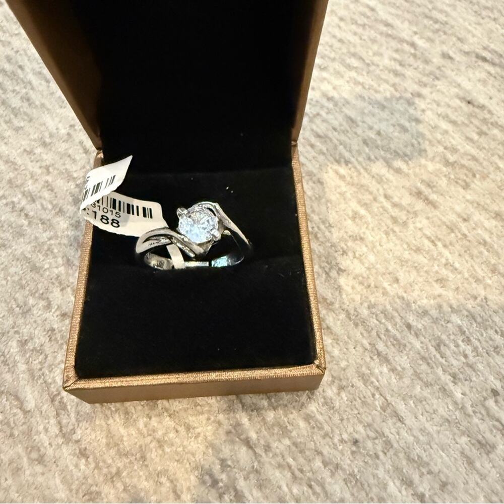 Elegant Silver Women's Ring